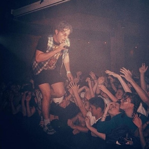 女人脱精光自慰幼女
