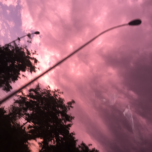 女人脱精光自慰幼女
